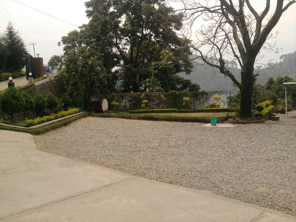 Sapphire Inn Bhīm Tāl Zewnętrze zdjęcie